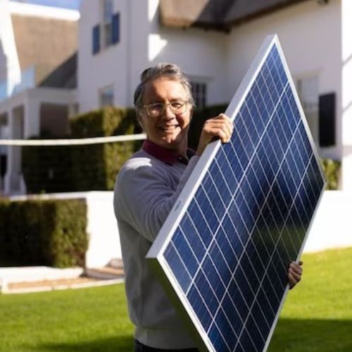 Leia mais sobre o artigo Investimento em sistemas de energia solar de geração distribuída no Brasil melhora